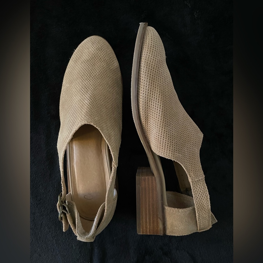 Crown Vintage Charmed Bootie, Tan, Size 8.5